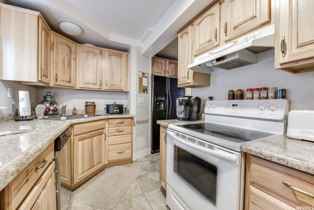 339 E 100 N, Bountiful, UT 84010 — photo 4