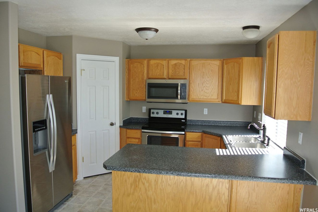 1859 N 2895 W, Clinton, UT 84015 — photo 4