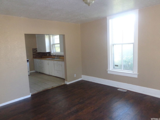 2071 S Jefferson Ave E, Ogden, UT 84401 — photo 2