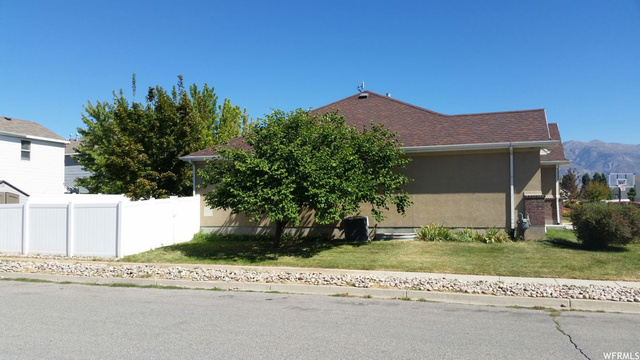 737 E 2050 S, Clearfield, UT 84015 — photo 3