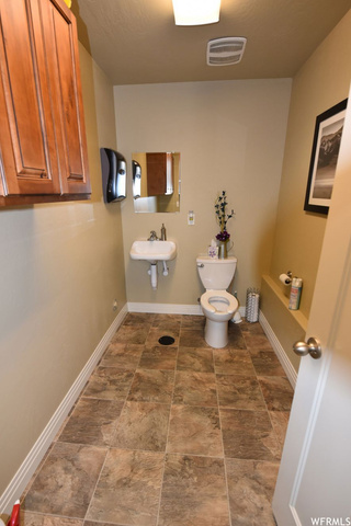 4165 S Main St E, Murray, UT 84107 — photo 8