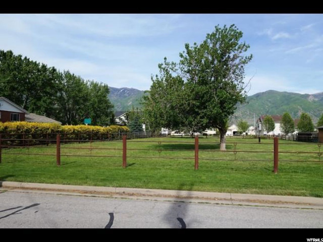 2009 S 350 E, Kaysville, UT 84037 — photo 2