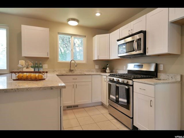 205 S Canyon Way E, Centerville, UT 84014 — photo 3