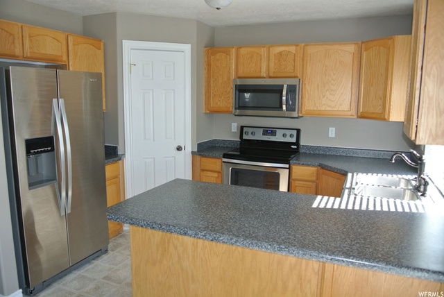 1859 N 2895 W, Clinton, UT 84015 — photo 6