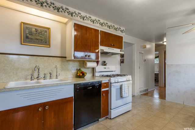 629 E Julie Dr, Layton, UT 84041 — photo 6