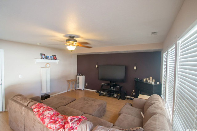 896 W 1470 N, Clinton, UT 84015 — photo 3