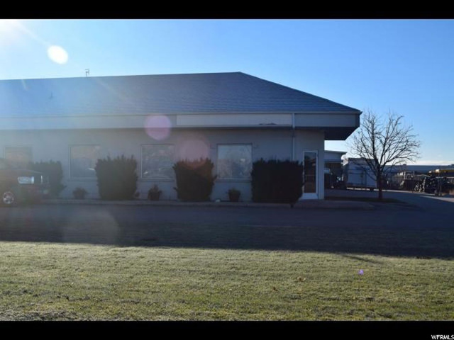 52 W 3900 N ##B, Hyde Park, UT 84318 — photo 12