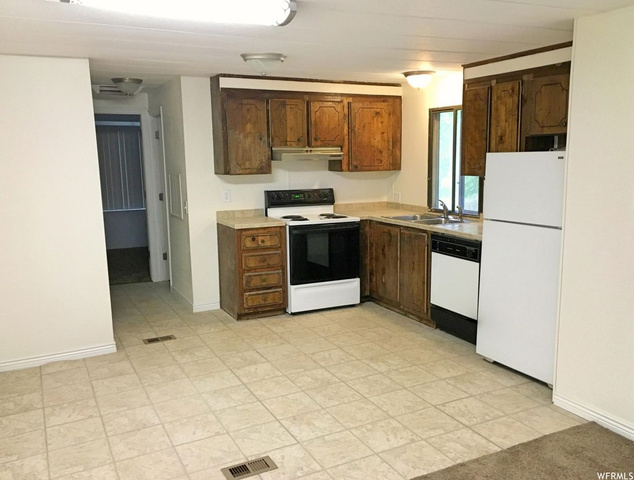 41 W Center St, Levan, UT 84639 — photo 6