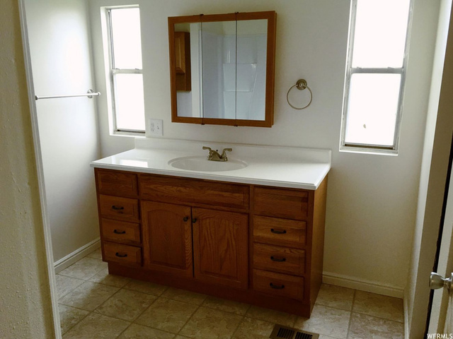 41 W Center St, Levan, UT 84639 — photo 7