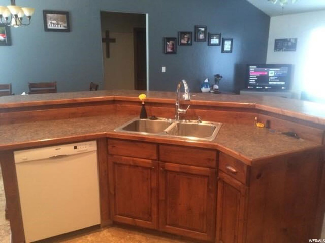 220 E 600 N, Roosevelt, UT 84066 — photo 11