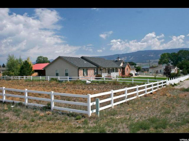 76 W 300 S, Loa, UT 84747 — photo 9