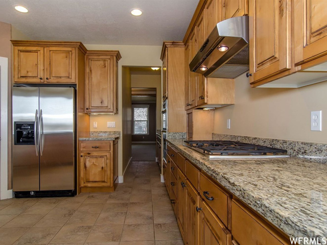 9674 S Bluffside Dr E, Sandy, UT 84092 — photo 7