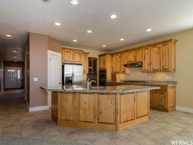 9674 S Bluffside Dr E, Sandy, UT 84092 — photo 6