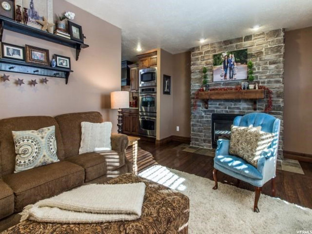 196 N Mountain Rd E, Fruit Heights, UT 84037 — photo 5