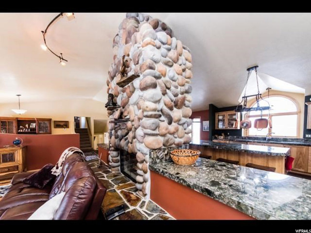 624 E Center St, Providence, UT 84332 — photo 8