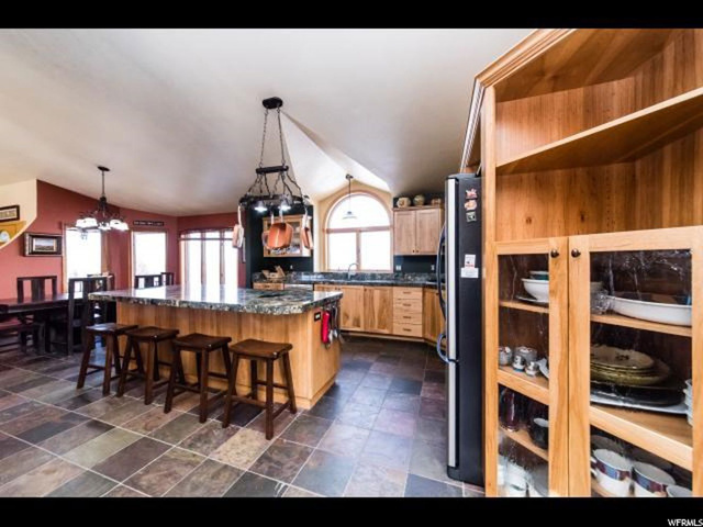 624 E Center St, Providence, UT 84332 — photo 9