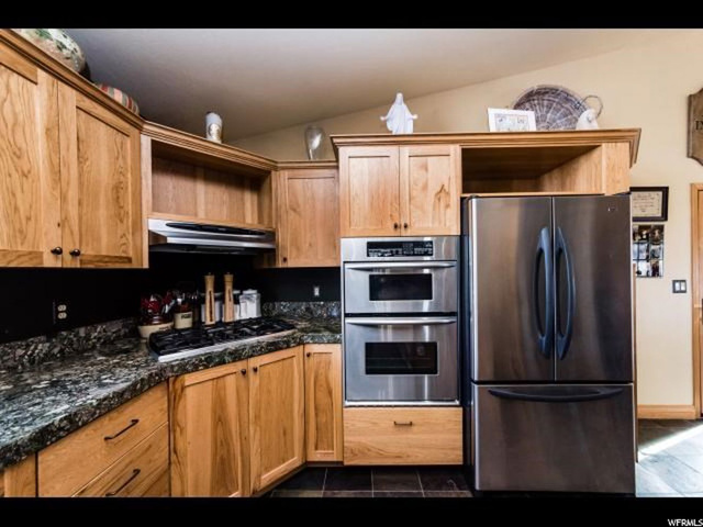 624 E Center St, Providence, UT 84332 — photo 12