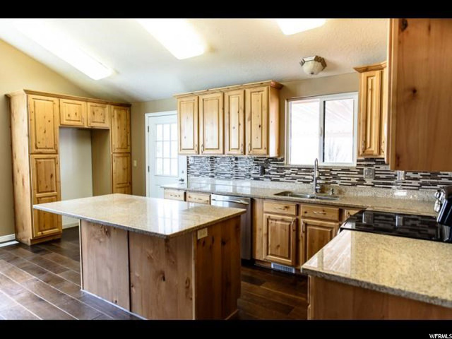 911 N 1500 E, Layton, UT 84040 — photo 10