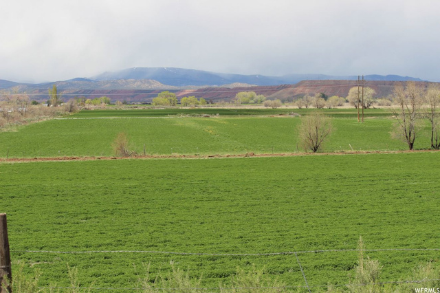4689 N 10500 E, Lapoint, UT 84039 — photo 3