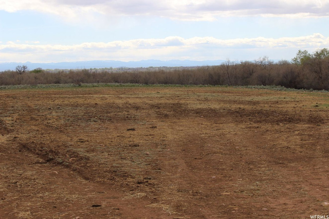 4689 N 10500 E, Lapoint, UT 84039 — photo 12