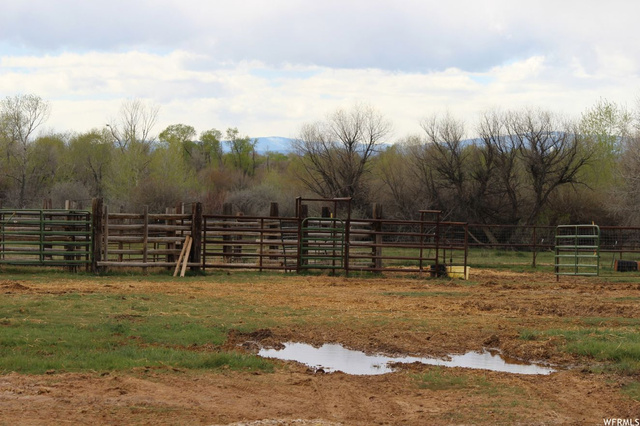 6141 N 8000 E, Lapoint, UT 84039 — photo 5
