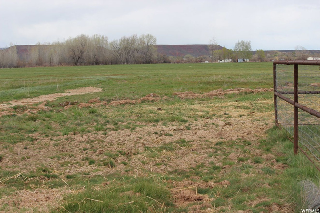 6141 N 8000 E, Lapoint, UT 84039 — photo 9