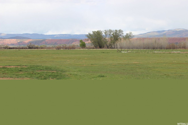 6141 N 8000 E, Lapoint, UT 84039 — photo 4