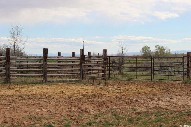 6141 N 8000 E, Lapoint, UT 84039 — photo 8