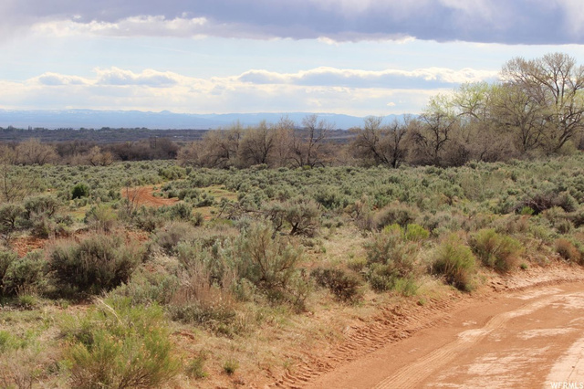 5467 N 9500 E, Lapoint, UT 84039 — photo 9