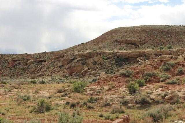 5467 N 9500 E, Lapoint, UT 84039 — photo 7