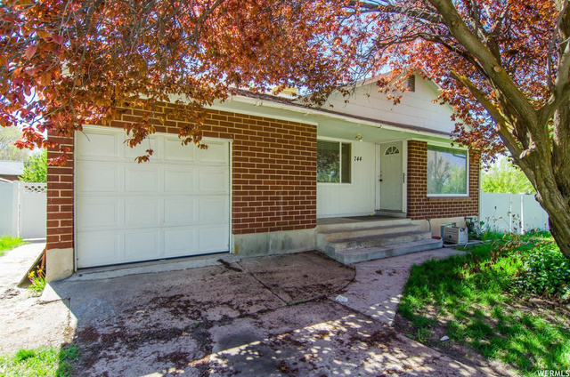 744 Lindsay St, Layton, UT 84041 — photo 2