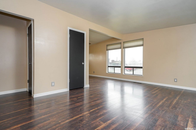 5409 S 2375 W, Roy, UT 84067 — photo 2