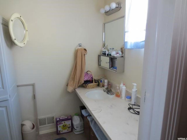 828 E 900 N, Layton, UT 84041 — photo 11
