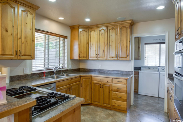 215 S 600 E, Mt Pleasant, UT 84647 — photo 4