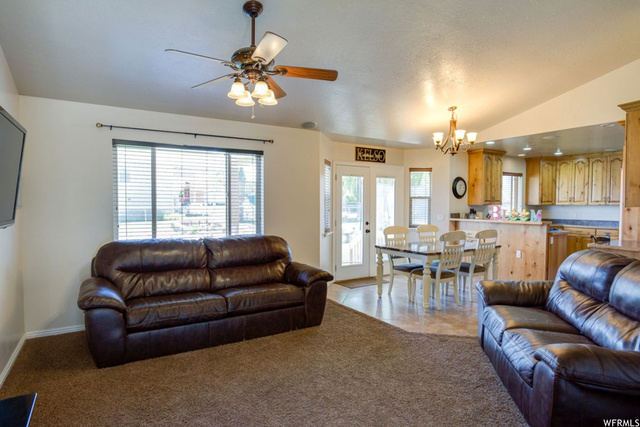 215 S 600 E, Mt Pleasant, UT 84647 — photo 2