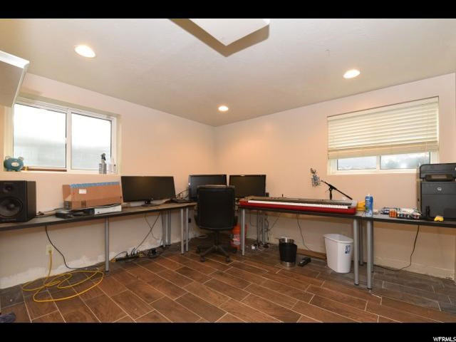 1060 E Fallbrook Way S, Sandy, UT 84094 — photo 10