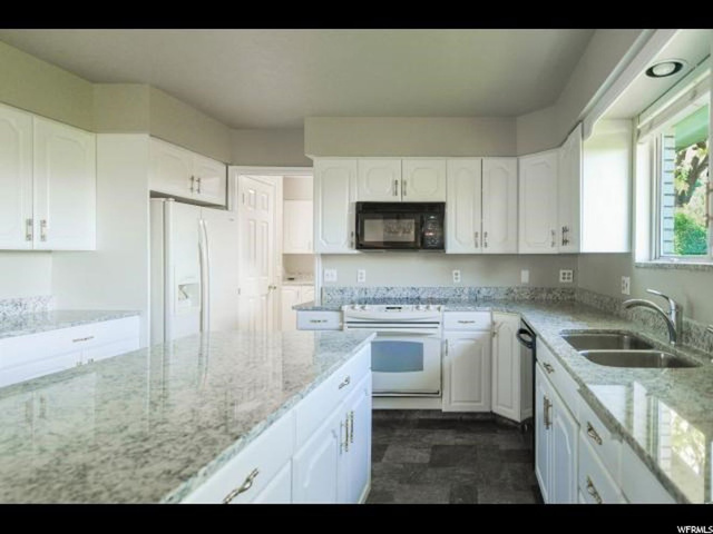 614 E 700 N, Centerville, UT 84014 — photo 8