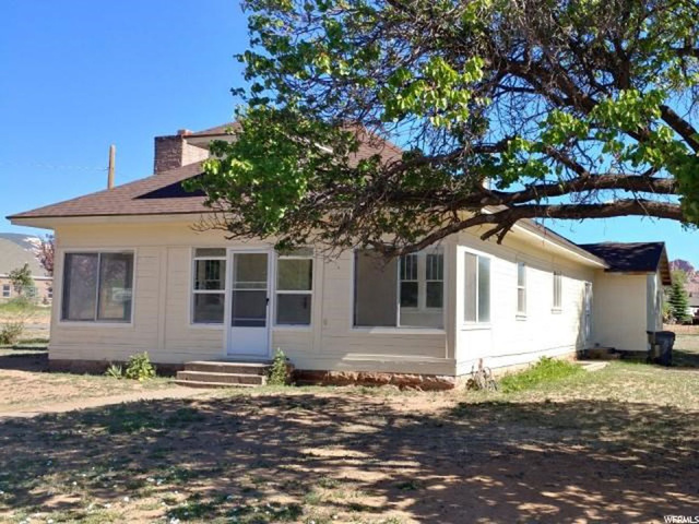 107 E Main St, Torrey, UT 84775