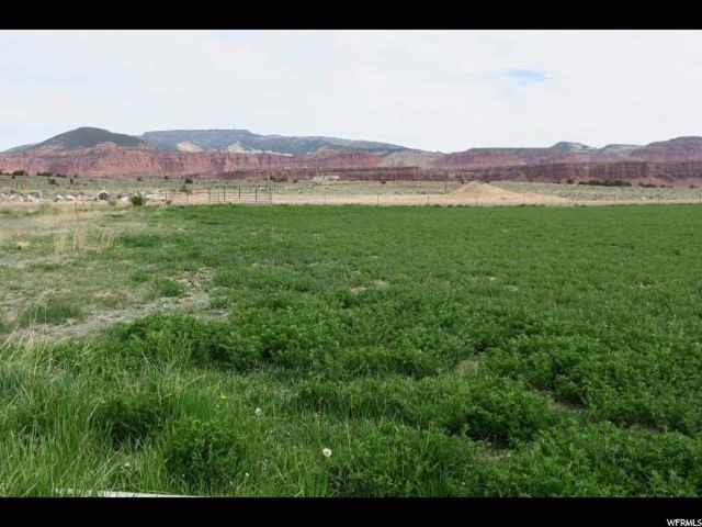 60 N 100 St E, Teasdale, UT 84773 — photo 2