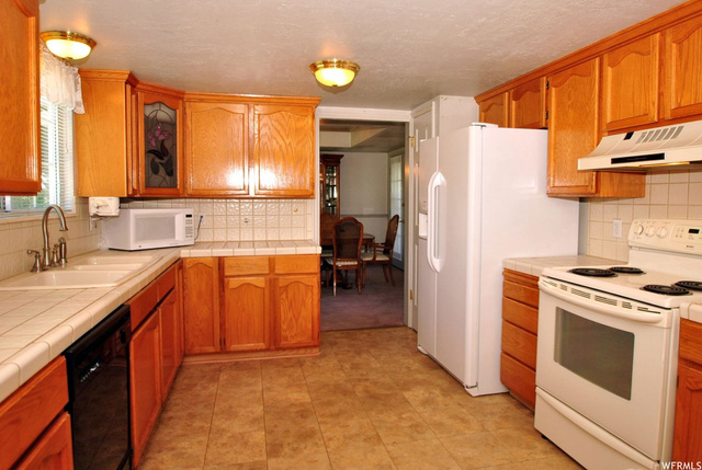 1186 E Covington Ct S, Sandy, UT 84094 — photo 4