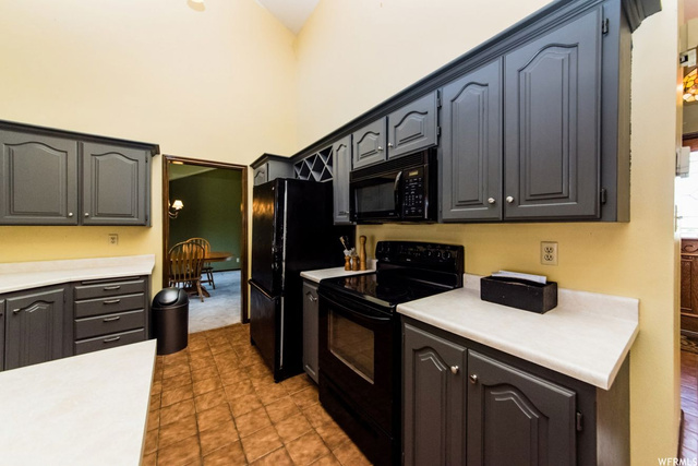 258 S Stonehenge Dr, Providence, UT 84332 — photo 6