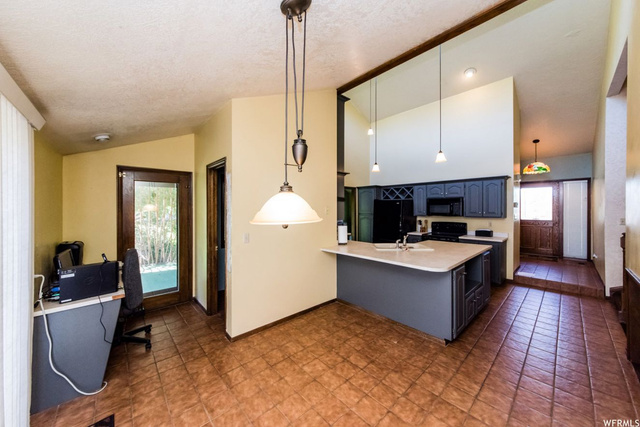 258 S Stonehenge Dr, Providence, UT 84332 — photo 3