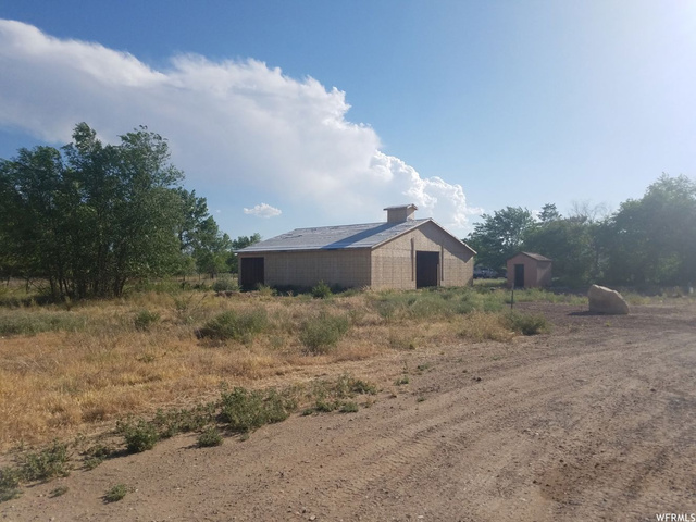 10375 E Eighth St, Randlett, UT 84063 — photo 2