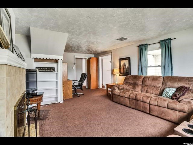 291 E Center St, Clearfield, UT 84015 — photo 9
