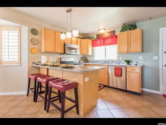 174 E Manilla Dr, Draper, UT 84020 — photo 8