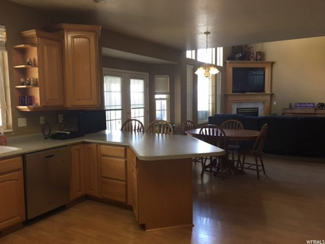 128 E Carrington Ln, Centerville, UT 84014 — photo 7