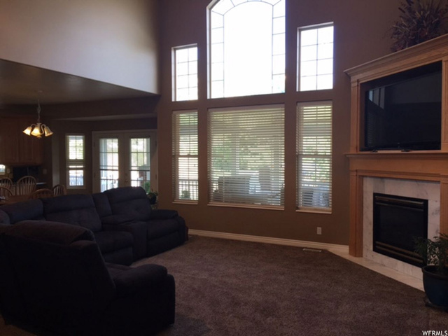128 E Carrington Ln, Centerville, UT 84014 — photo 4