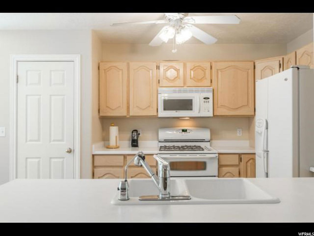 162 E Shadowbrook Ln, Kaysville, UT 84037 — photo 3