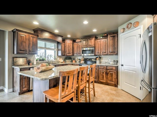 2465 N 2100 W, Clinton, UT 84015 — photo 9