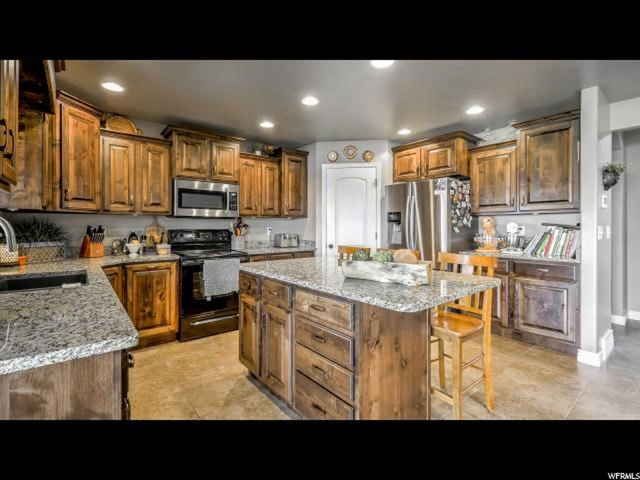 2465 N 2100 W, Clinton, UT 84015 — photo 11